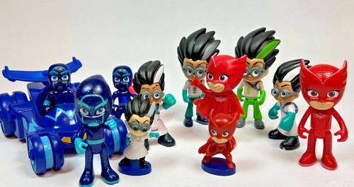 Lot masks figures - of, pj
