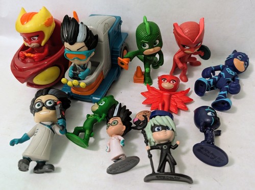 Masks toy figures lot of - 3",