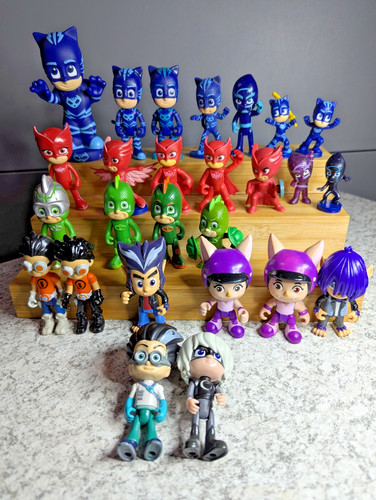 Masks action figures lot - pj, of