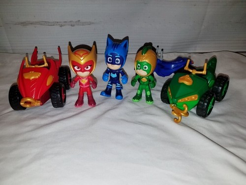 Lot masks toy vehicle - pj,
