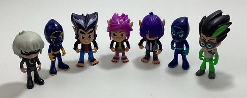 Masks villain figure - pj,