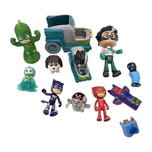 Lot masks toy action - of,