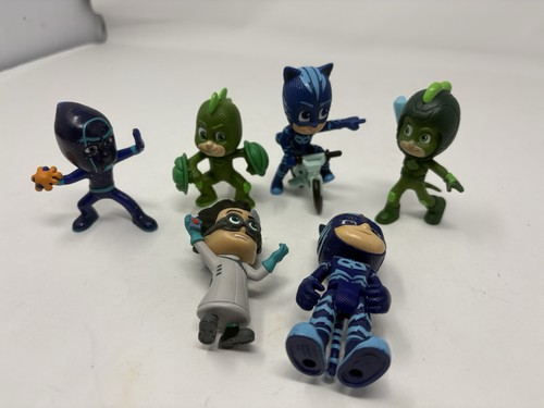 Masks action figures - figures, lot
