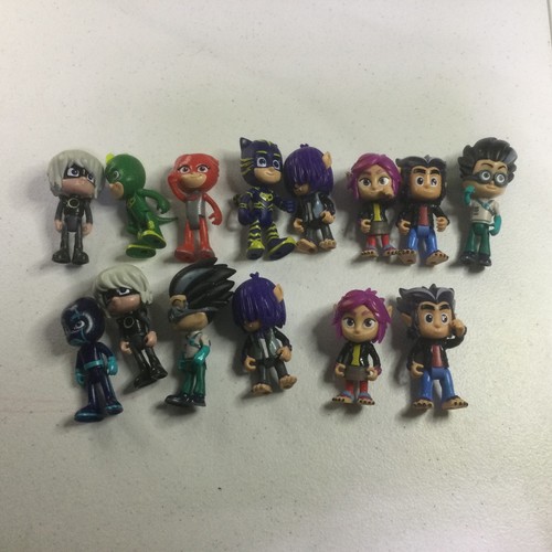Masks toy figure lot - masks,