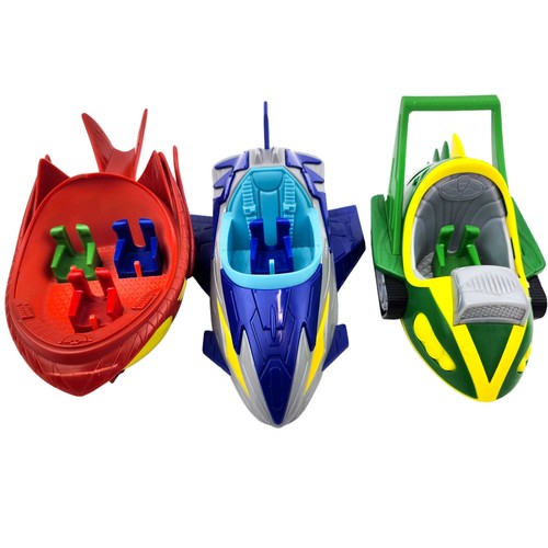 Disney masks car lot green - disney, pj