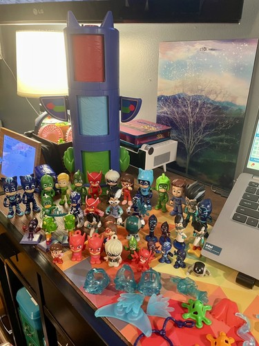 Huge lot masks toys - lot, pj